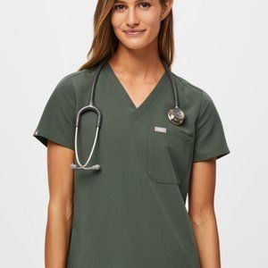 NWT Catarina One-Pocket Scrub Top